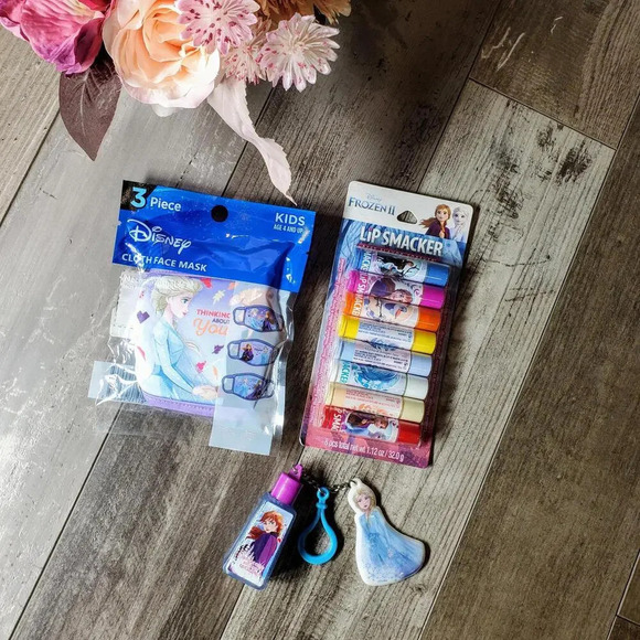 NWT Disney's Frozen 2 Chapstick Face Mask Body Glitter Bundle - Picture 2 of 10